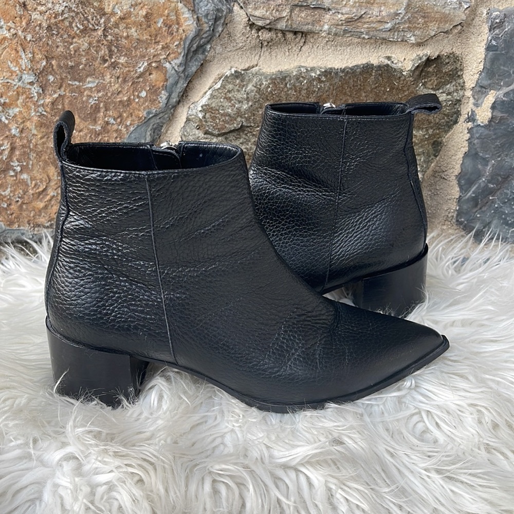 Everlane The Boss Boot Pebbled Black Italian Leather Block Heel size 8.5